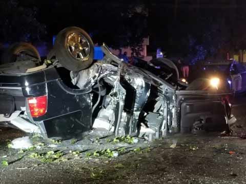 Driver ejected after hitting trees and light pole in Merced, DUI is suspected police say